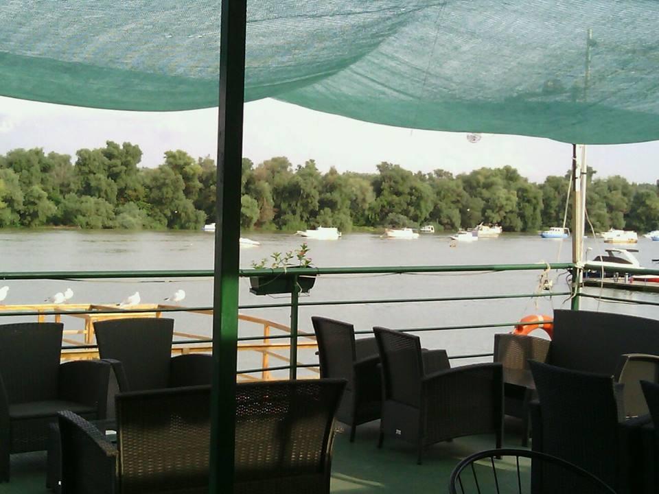 Отель Splav Guest Hause Gusar Белград Экстерьер фото